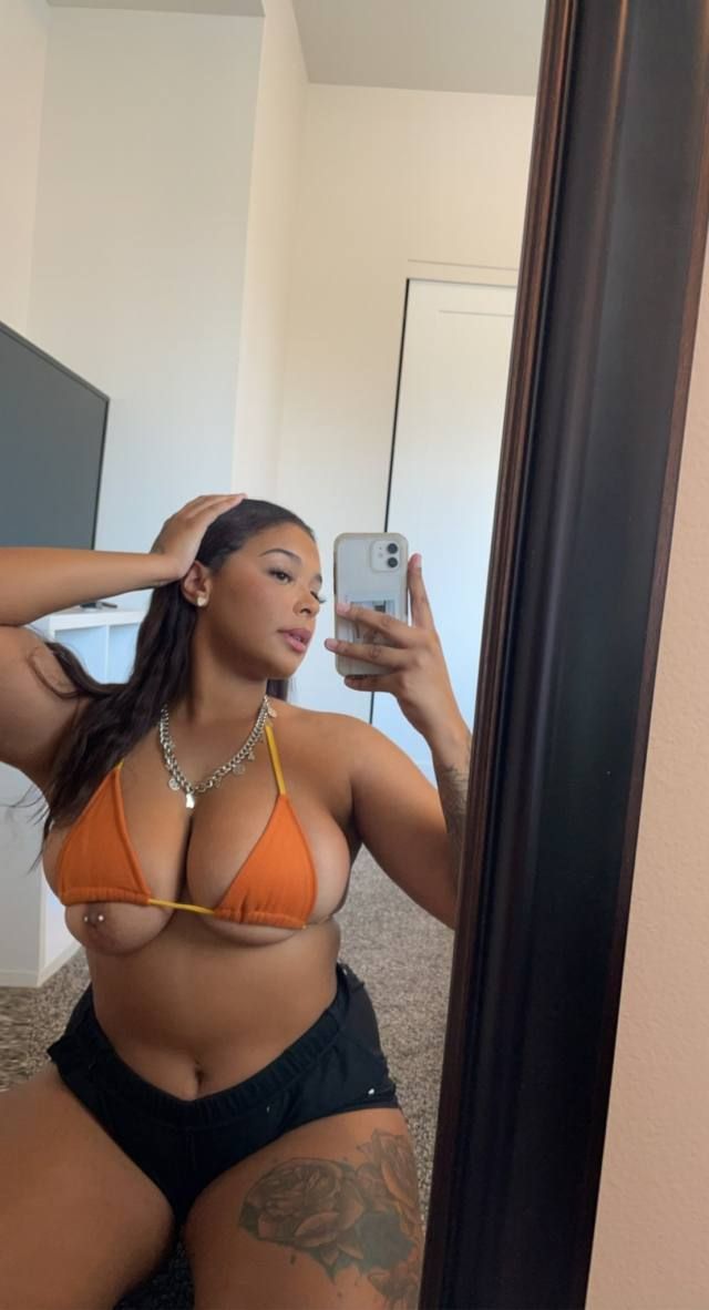 Hey baby I’m 420 and party friendly 💕 I live alone in my apartment . You can come to my apartment or anywhere you like 💕iam 1 - Image 3